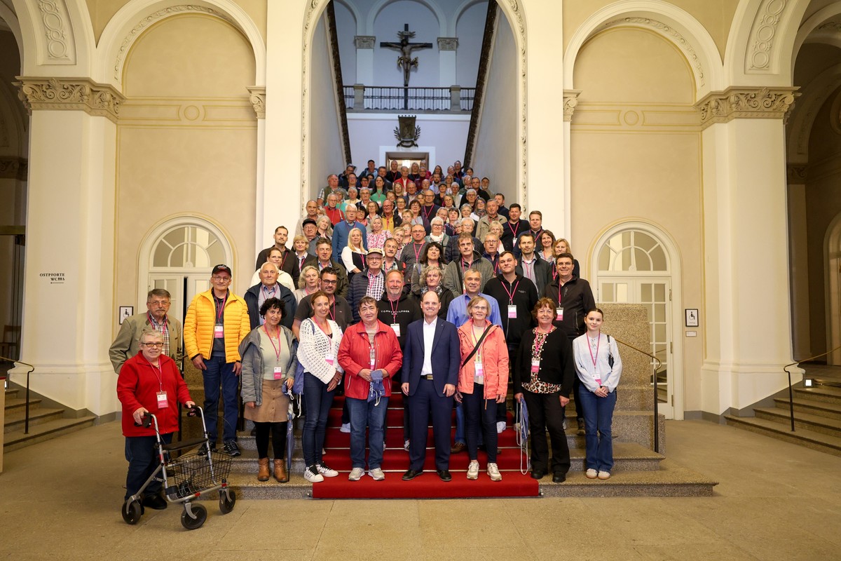 Gruppenfoto der Teilnehmer an der Fahrt in den Bayerischen Landtag